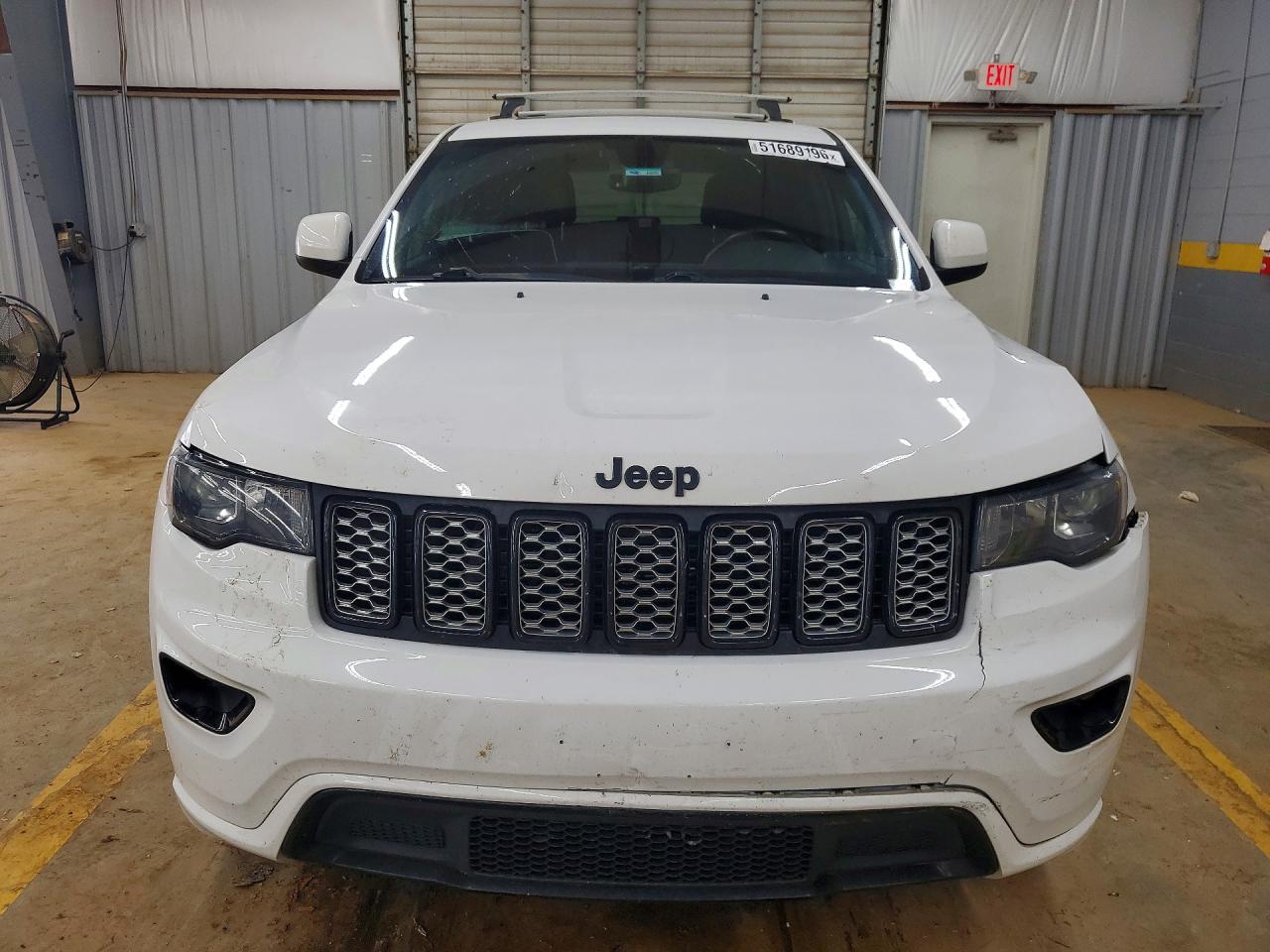 2018 JEEP GRAND CHEROKEE LAREDO photo 9