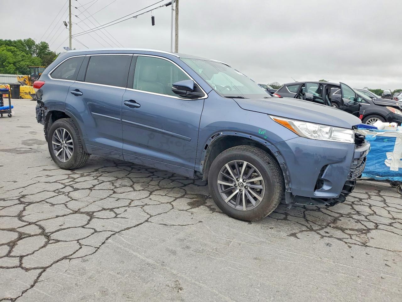 2018 TOYOTA HIGHLANDER XLE photo 7
