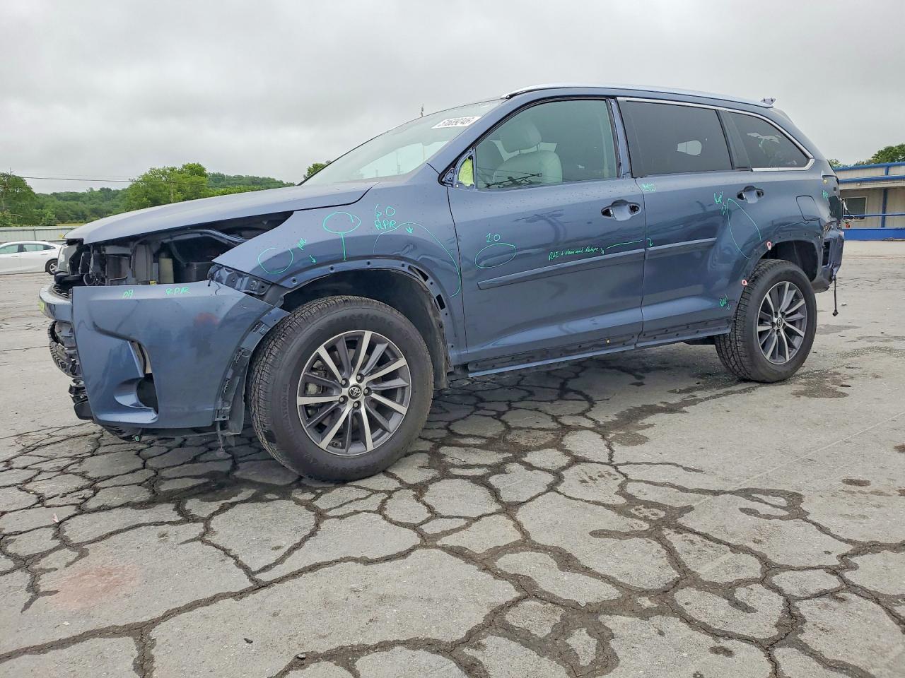 2018 TOYOTA HIGHLANDER