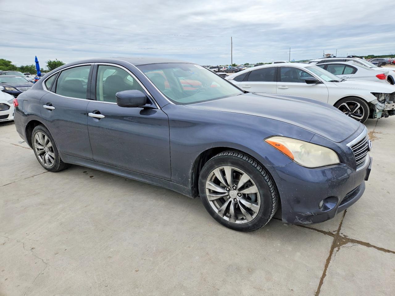 2011 INFINITI M37 BASE photo 4