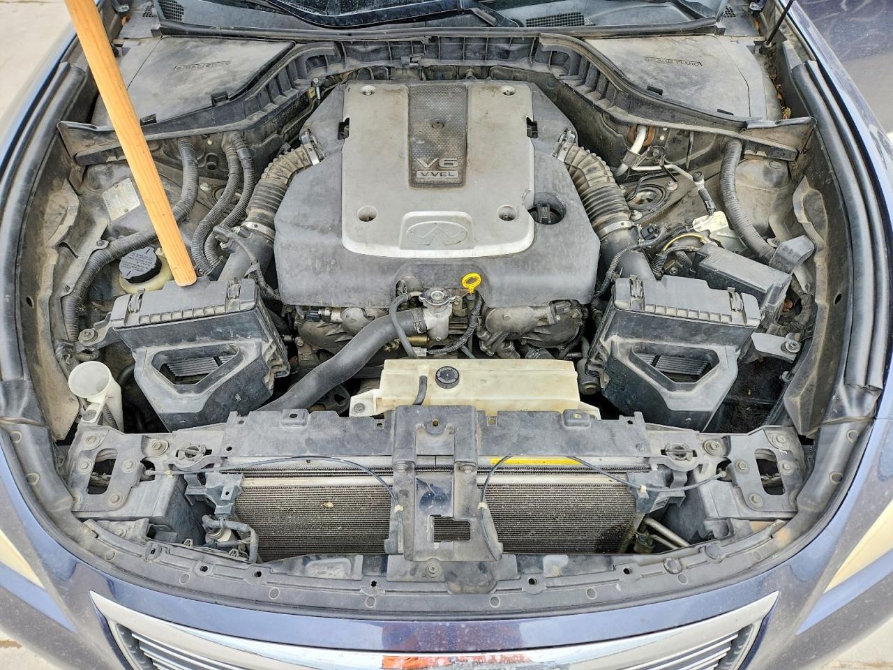 2011 INFINITI M37 BASE photo 11