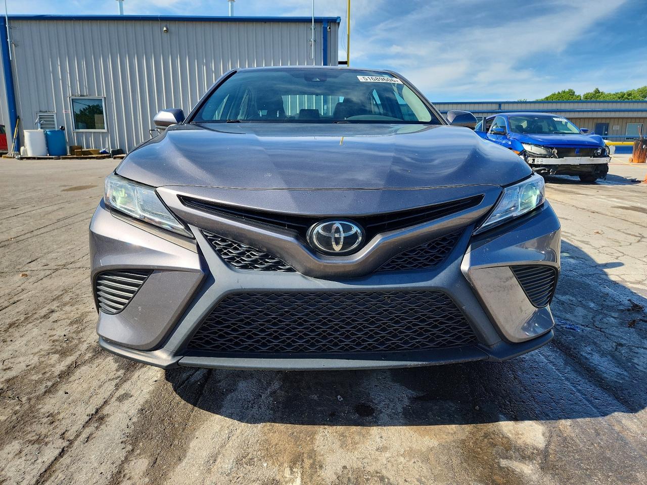 2019 TOYOTA CAMRY SE photo 5