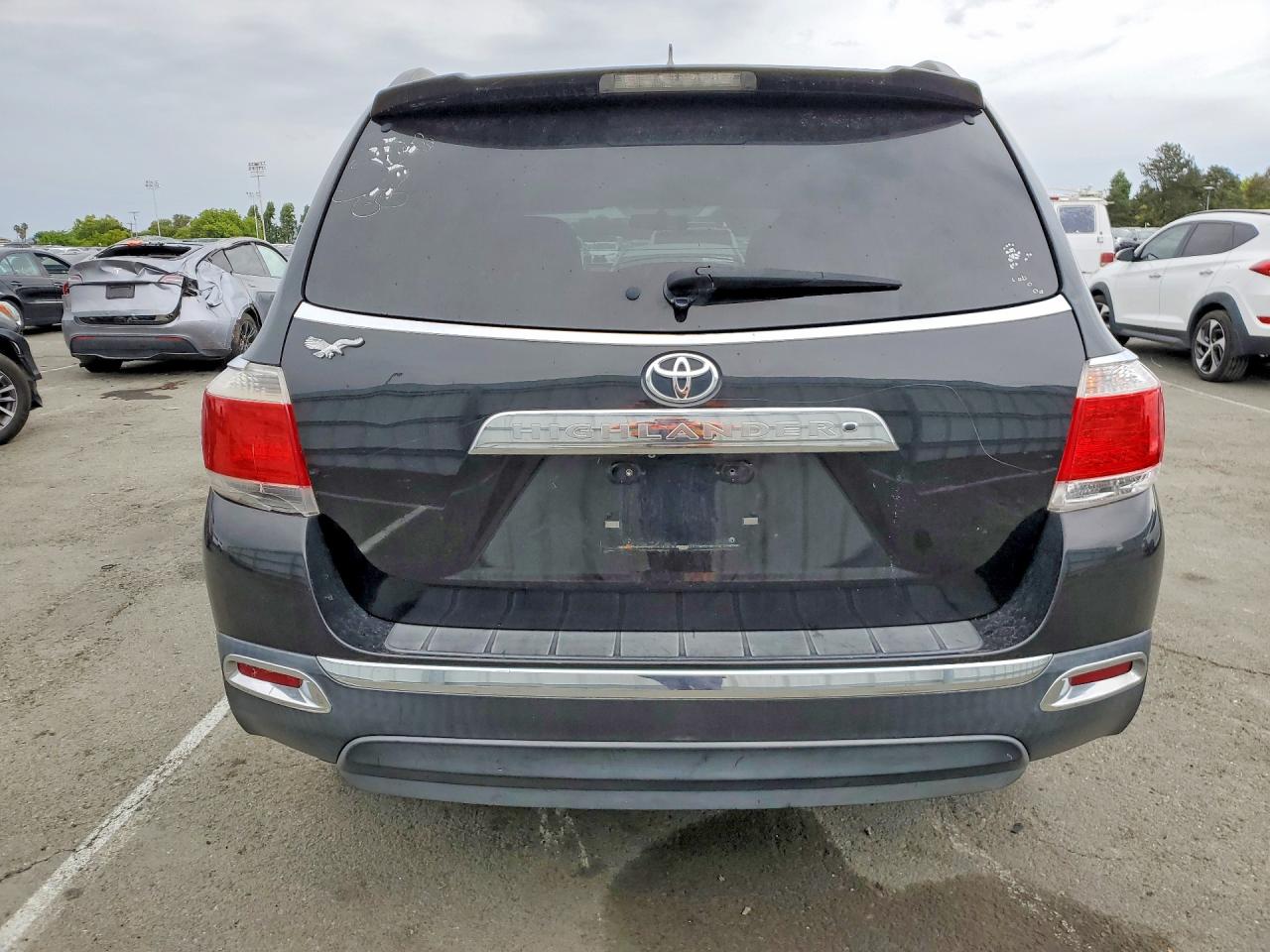 2013 TOYOTA HIGHLANDER PLUS photo 16