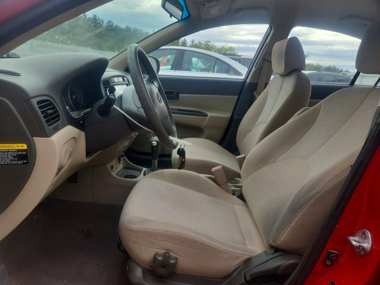 2011 HYUNDAI ACCENT GLS photo 13