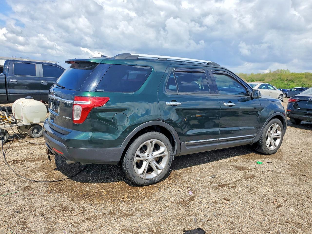 2013 FORD EXPLORER XLT photo 3