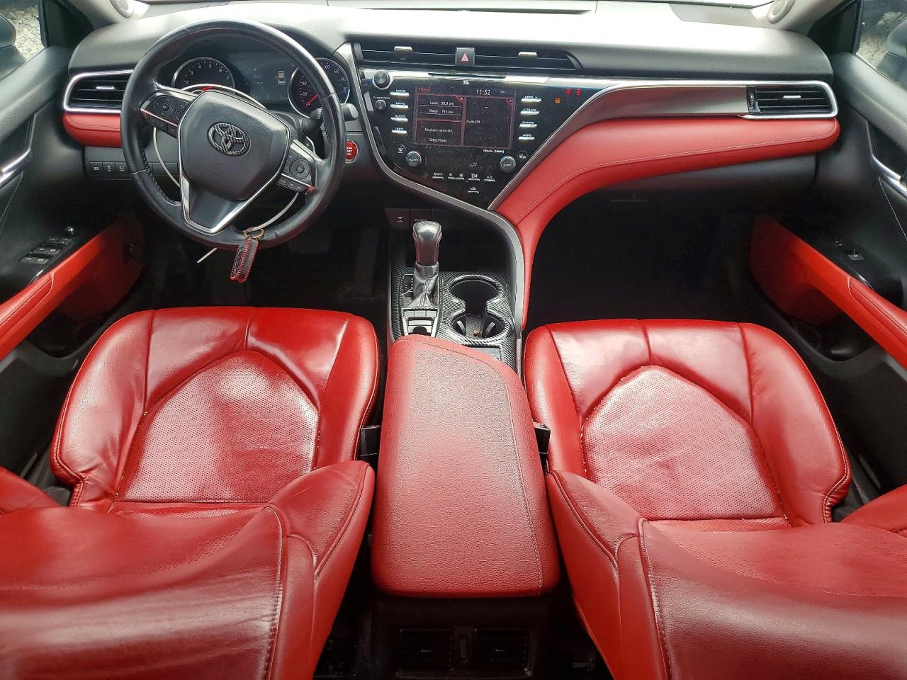 2018 TOYOTA CAMRY XSE photo 8
