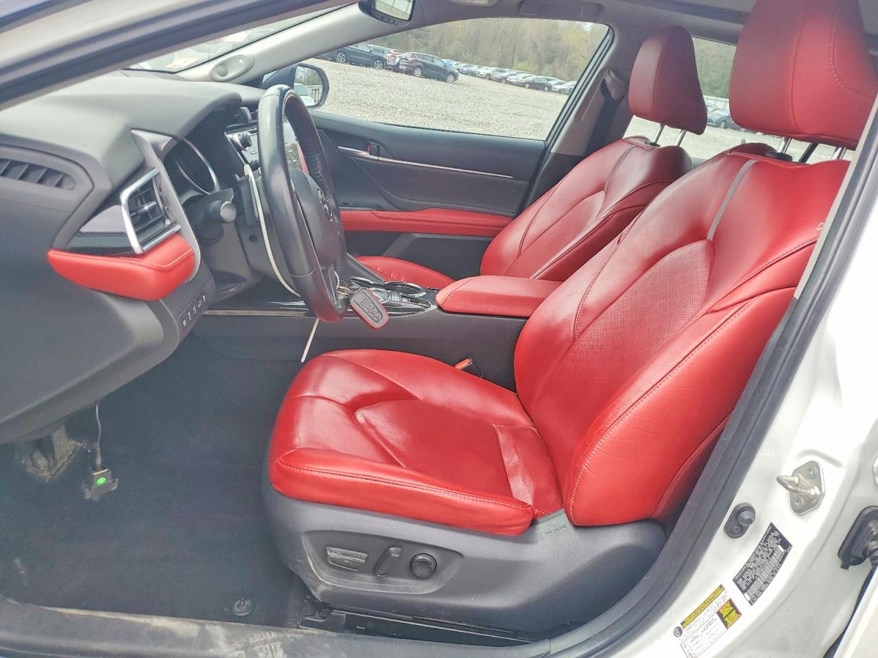2018 TOYOTA CAMRY XSE photo 7