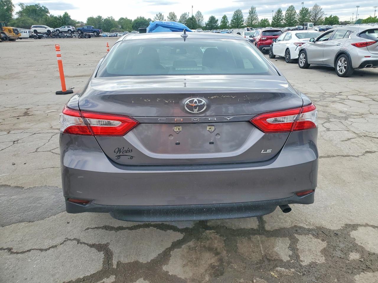 2020 TOYOTA CAMRY LE photo 6