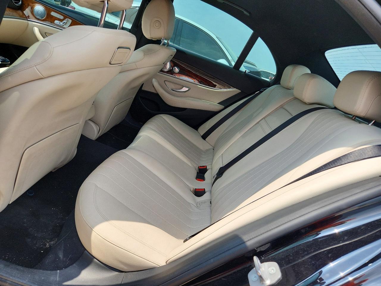 2018 MERCEDES-BENZ E 300 photo 19