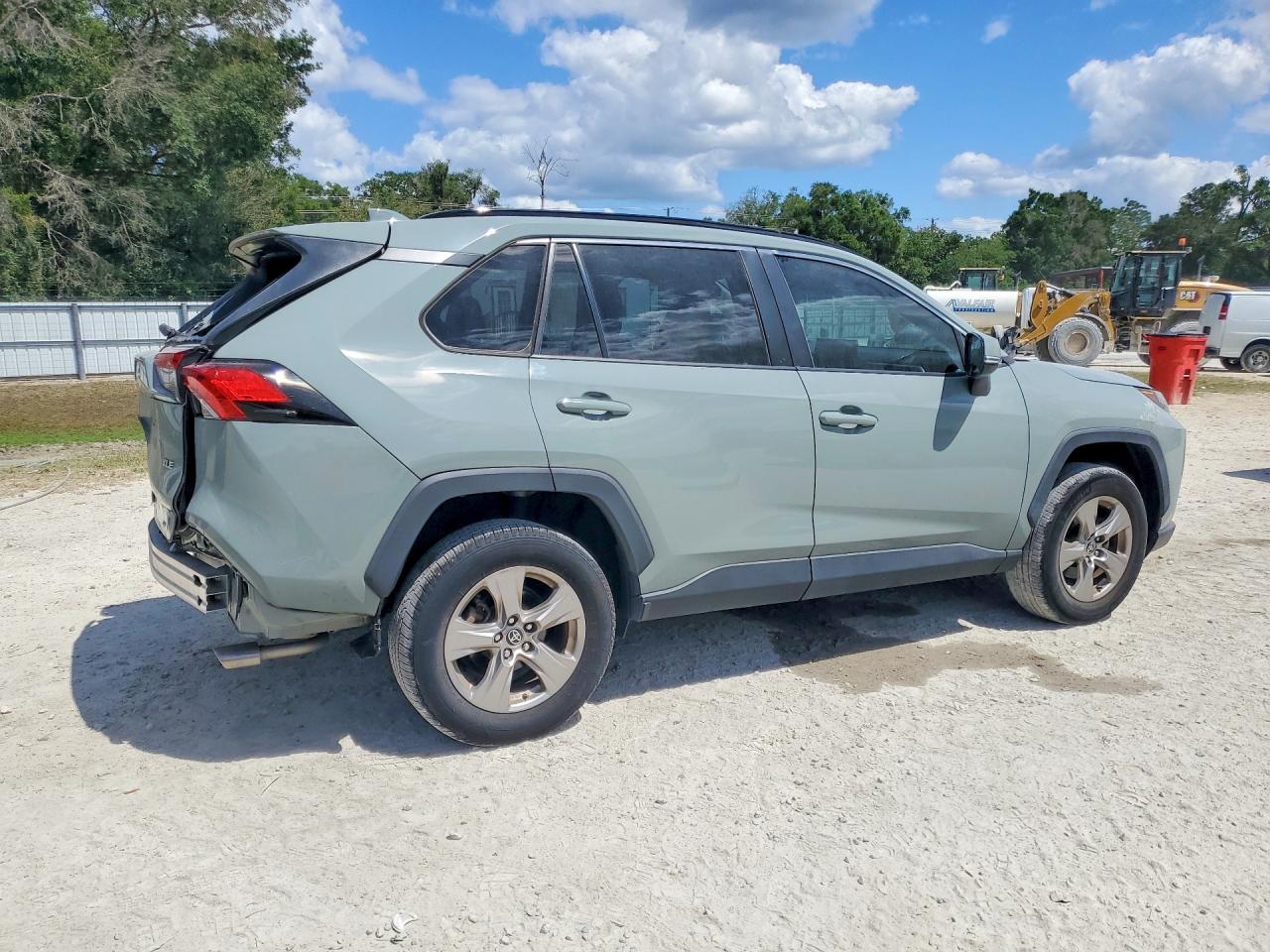 2022 TOYOTA RAV4 XLE photo 7