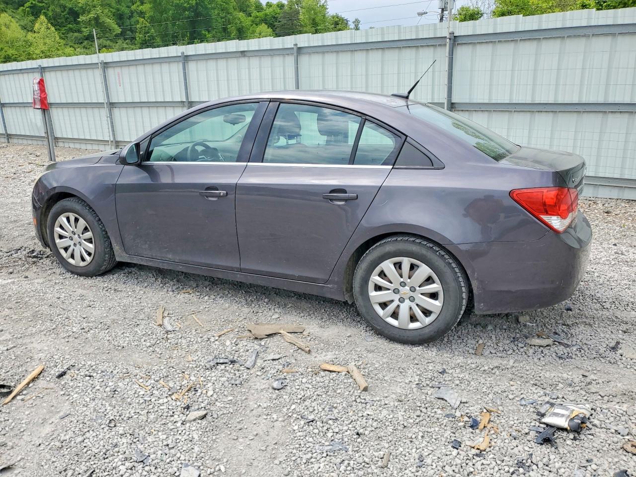2011 CHEVROLET CRUZE LT photo 2
