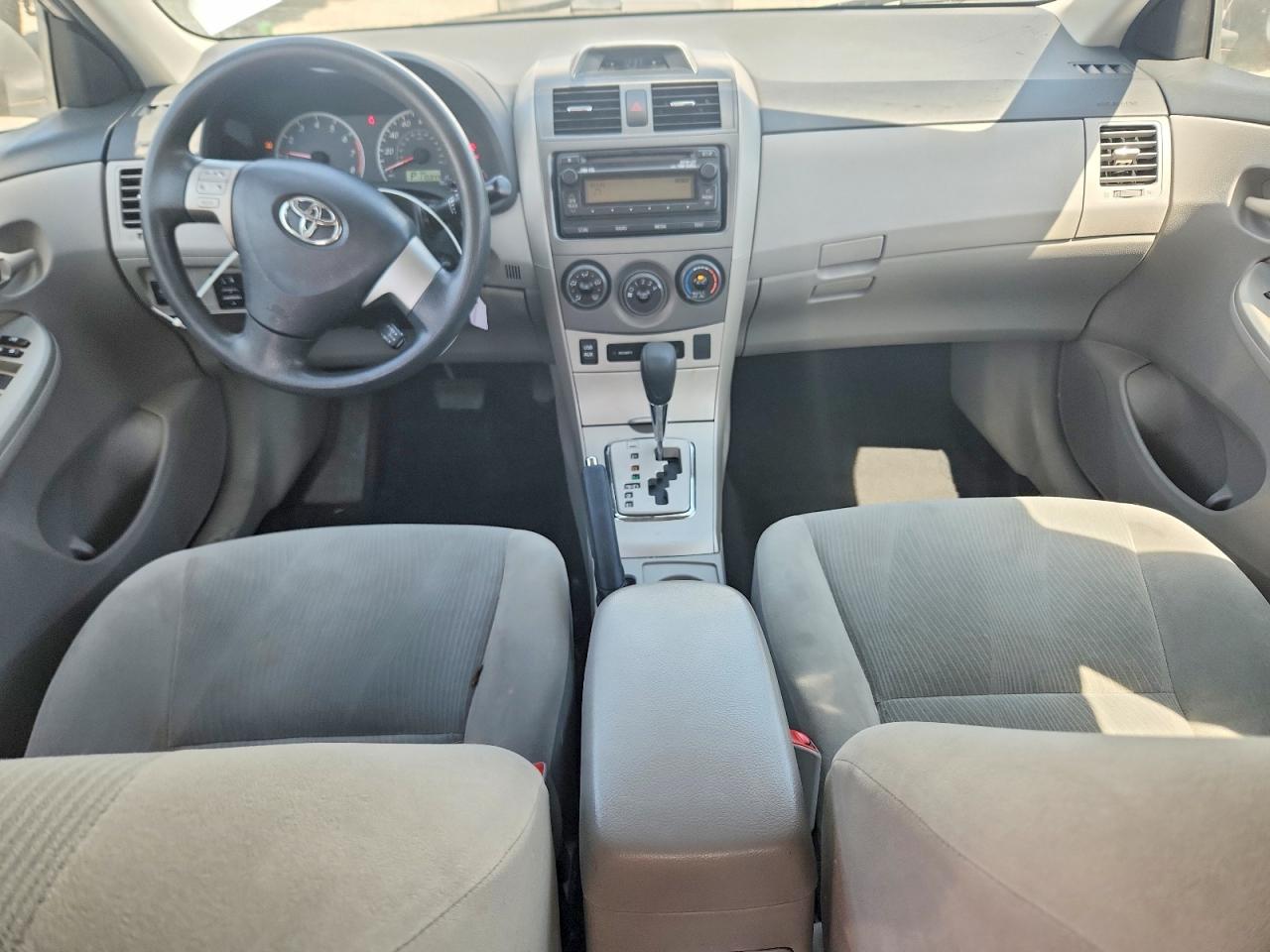 2012 TOYOTA COROLLA LE photo 15