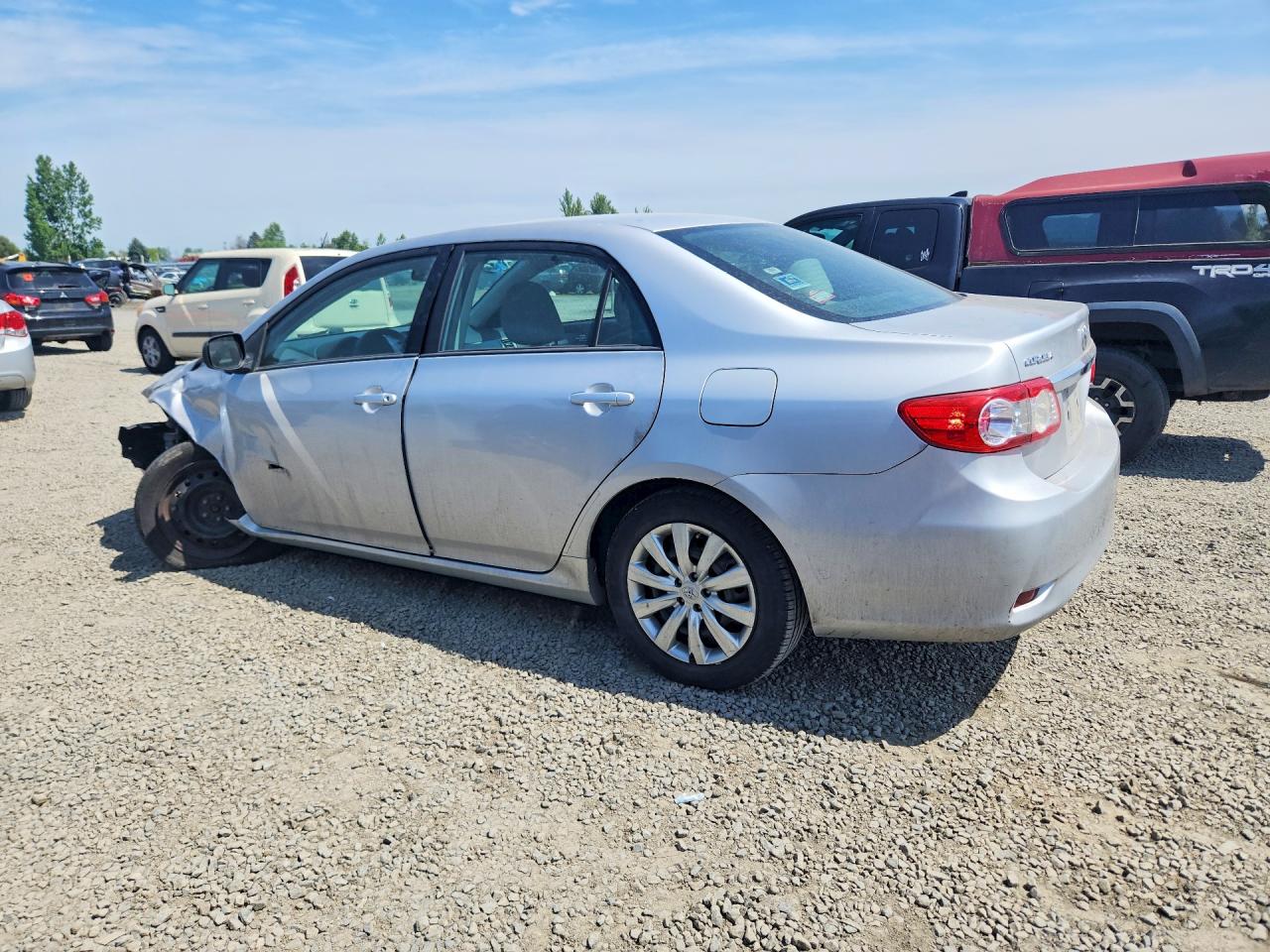 2012 TOYOTA COROLLA LE photo 3