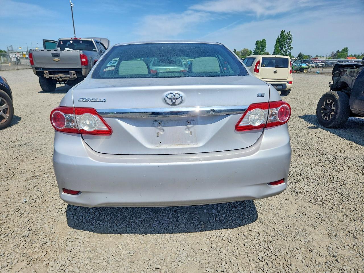 2012 TOYOTA COROLLA LE photo 11