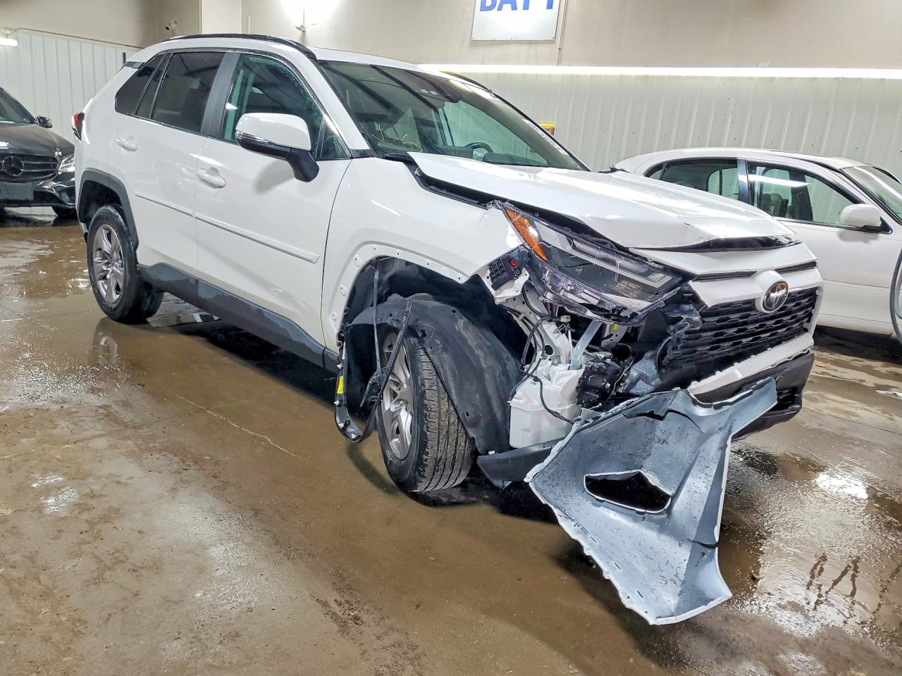 2022 TOYOTA RAV4 XLE photo 4