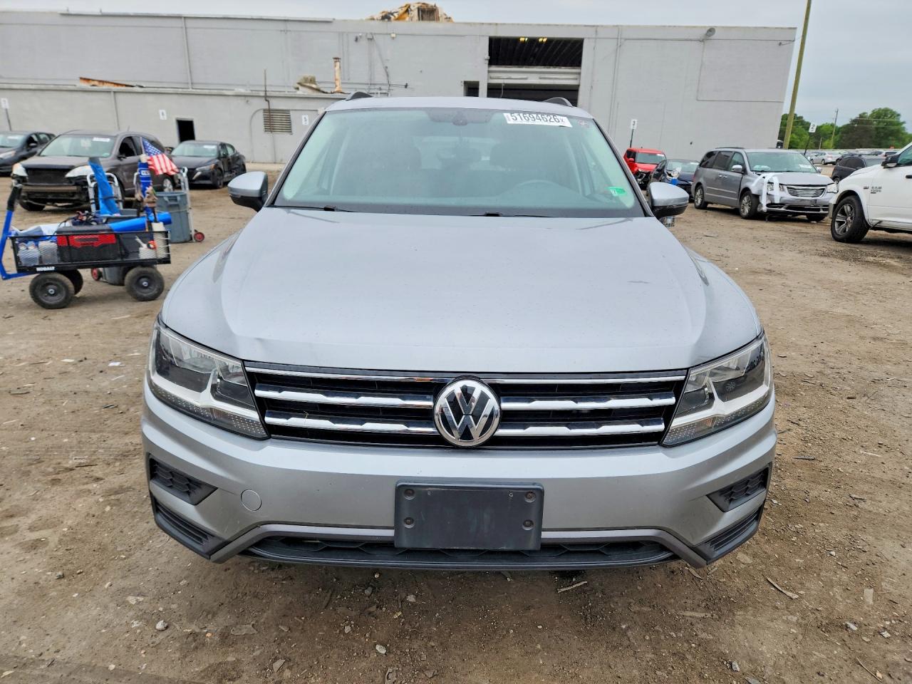 2021 VOLKSWAGEN TIGUAN SE photo 9