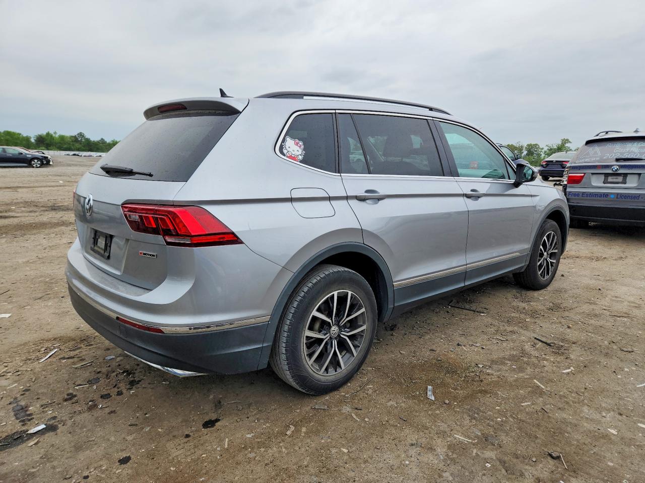 2021 VOLKSWAGEN TIGUAN SE photo 5