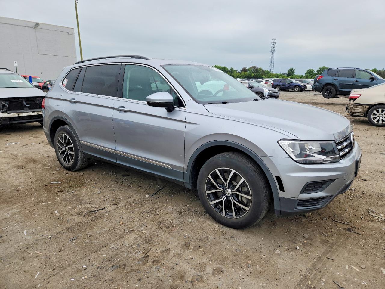 2021 VOLKSWAGEN TIGUAN SE photo 7