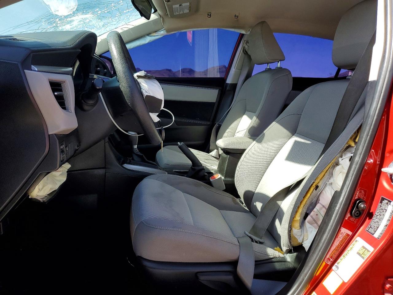 2015 TOYOTA COROLLA LE photo 7