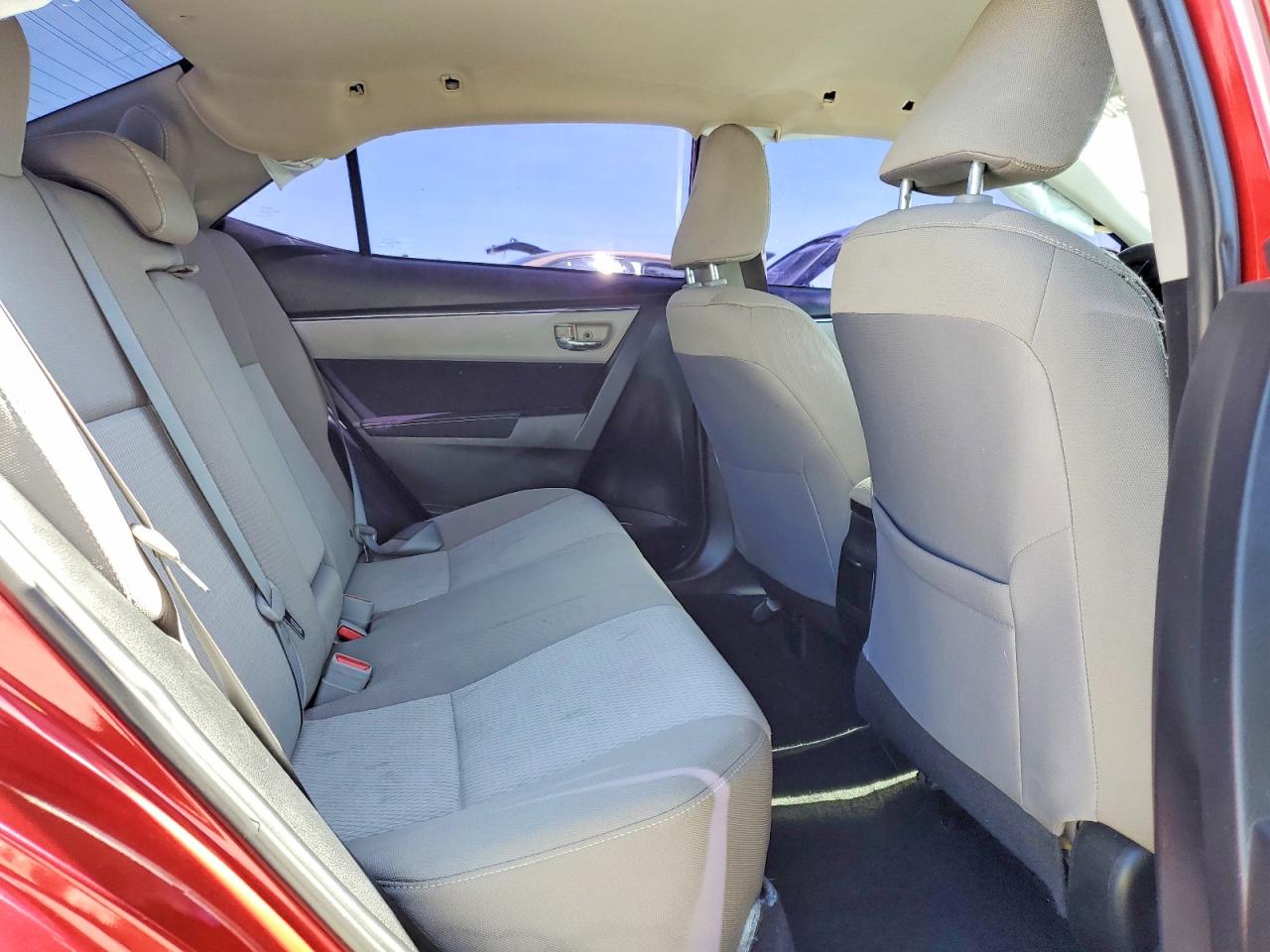 2015 TOYOTA COROLLA LE photo 10
