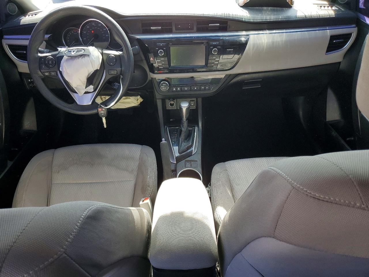 2015 TOYOTA COROLLA LE photo 8