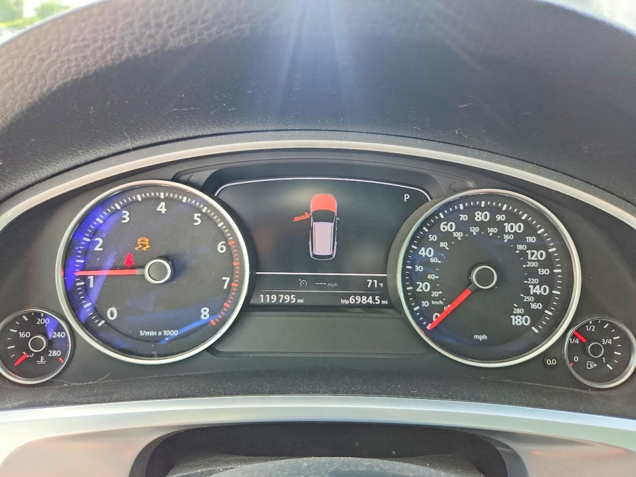 2014 VOLKSWAGEN TOUAREG V6 photo 9