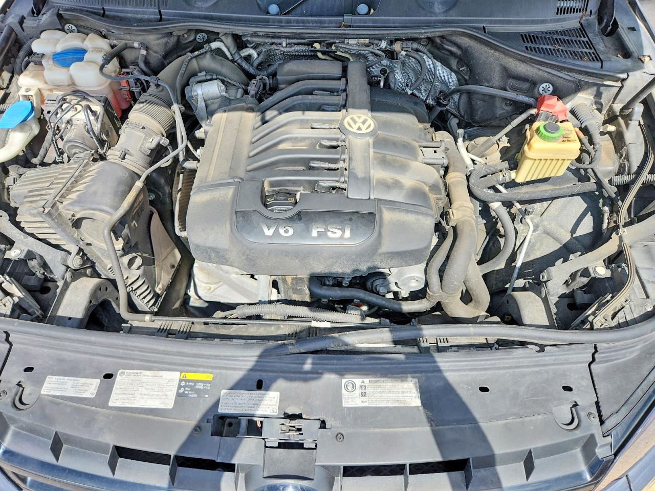 2014 VOLKSWAGEN TOUAREG V6 photo 12