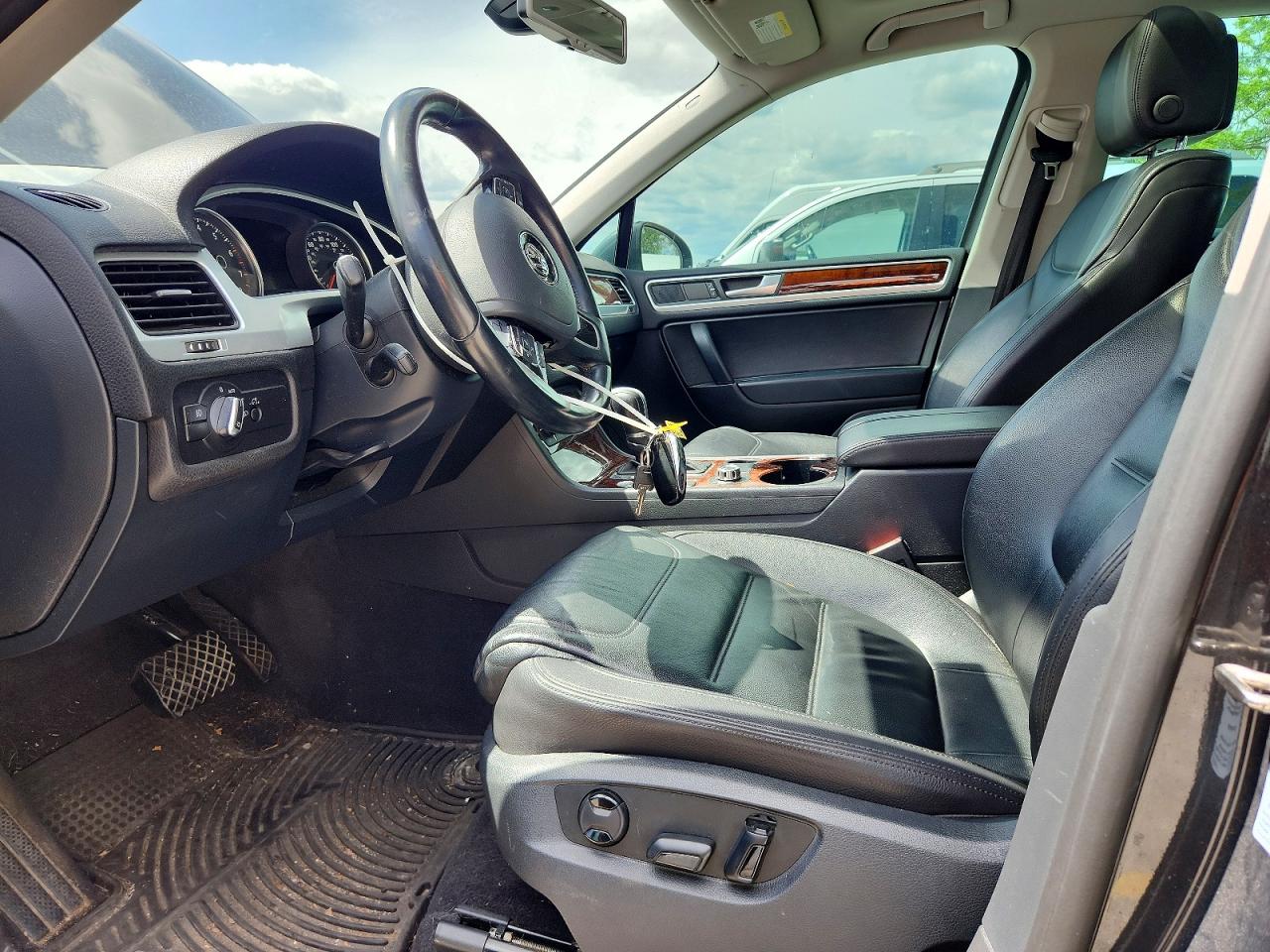 2014 VOLKSWAGEN TOUAREG V6 photo 7
