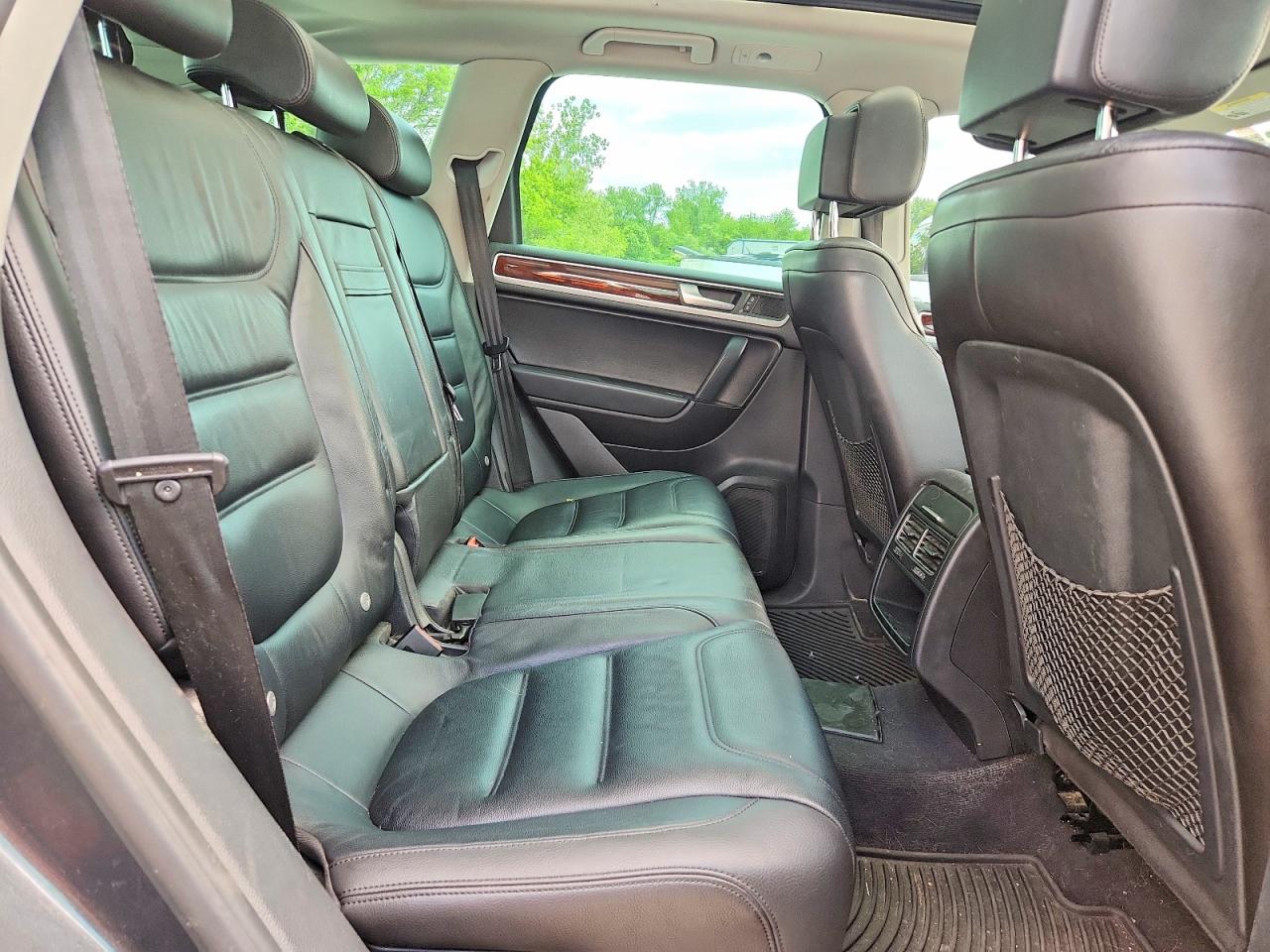 2014 VOLKSWAGEN TOUAREG V6 photo 11