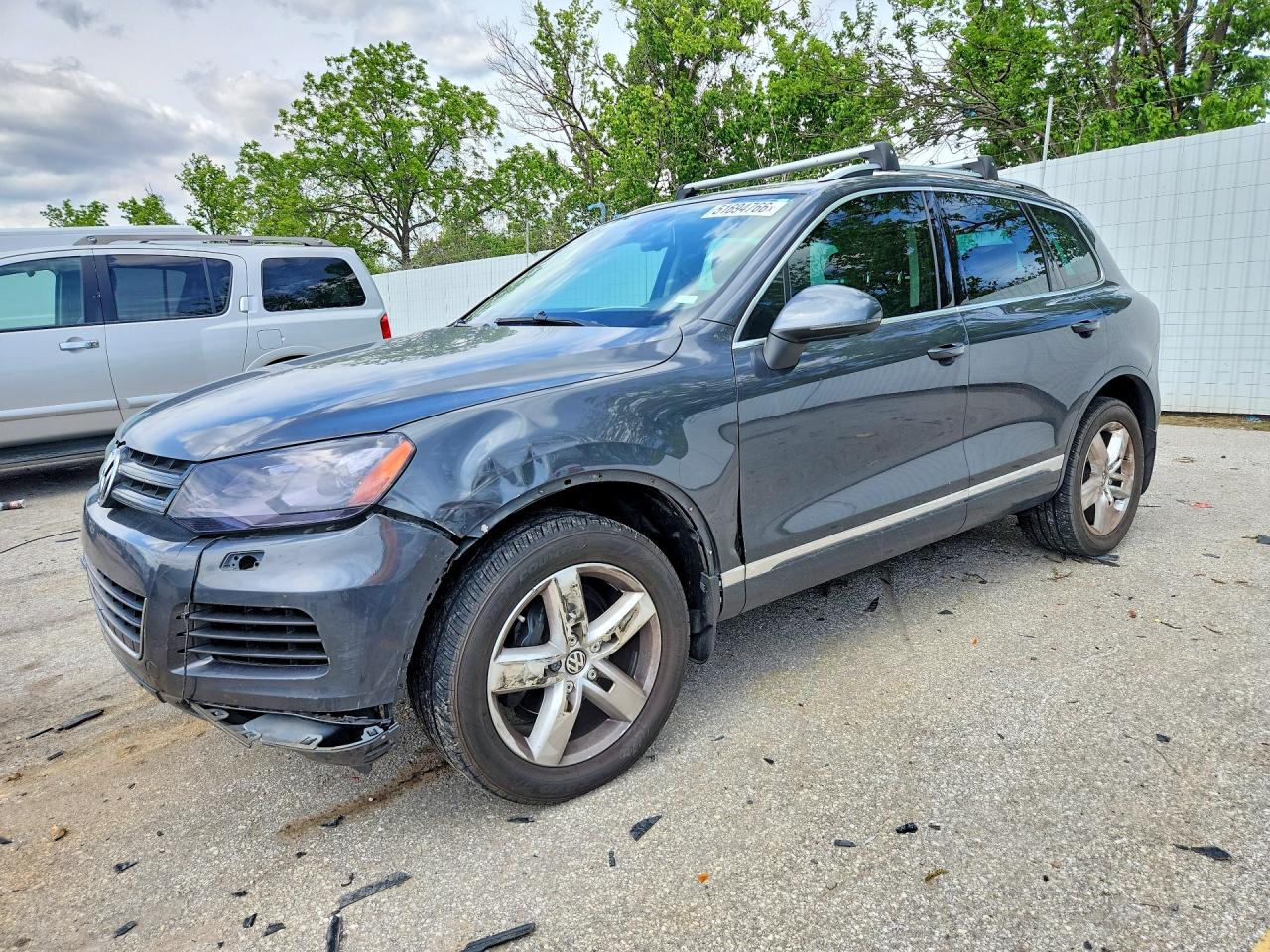 2014 VOLKSWAGEN TOUAREG