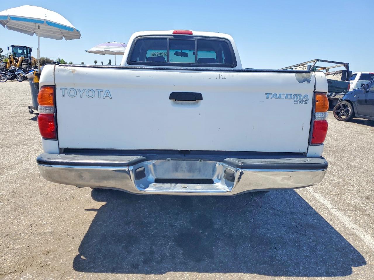 2004 TOYOTA TACOMA XTRACAB photo 11