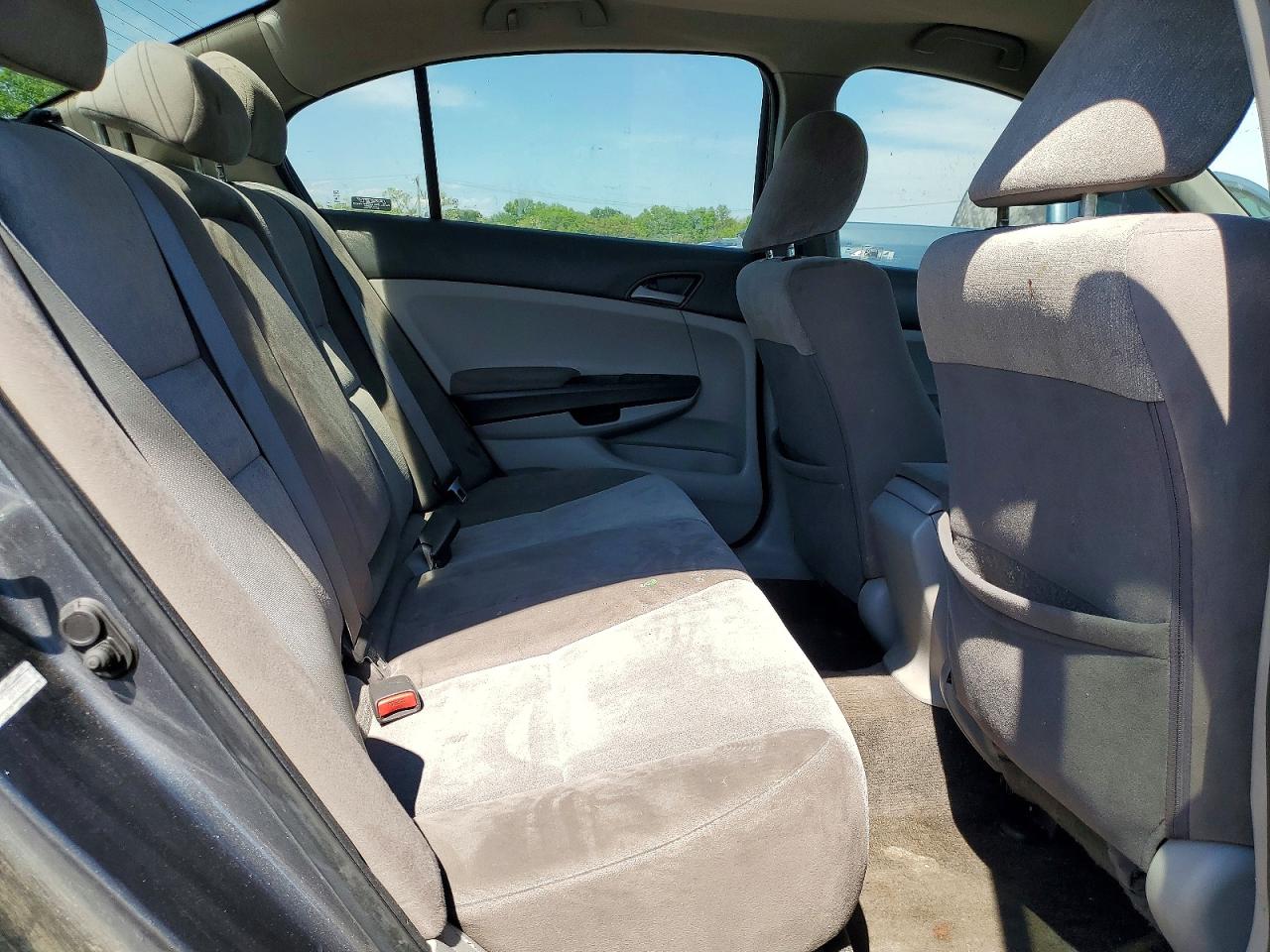 2010 HONDA ACCORD LX photo 19