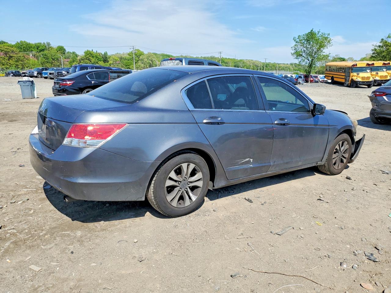 2010 HONDA ACCORD LX photo 5