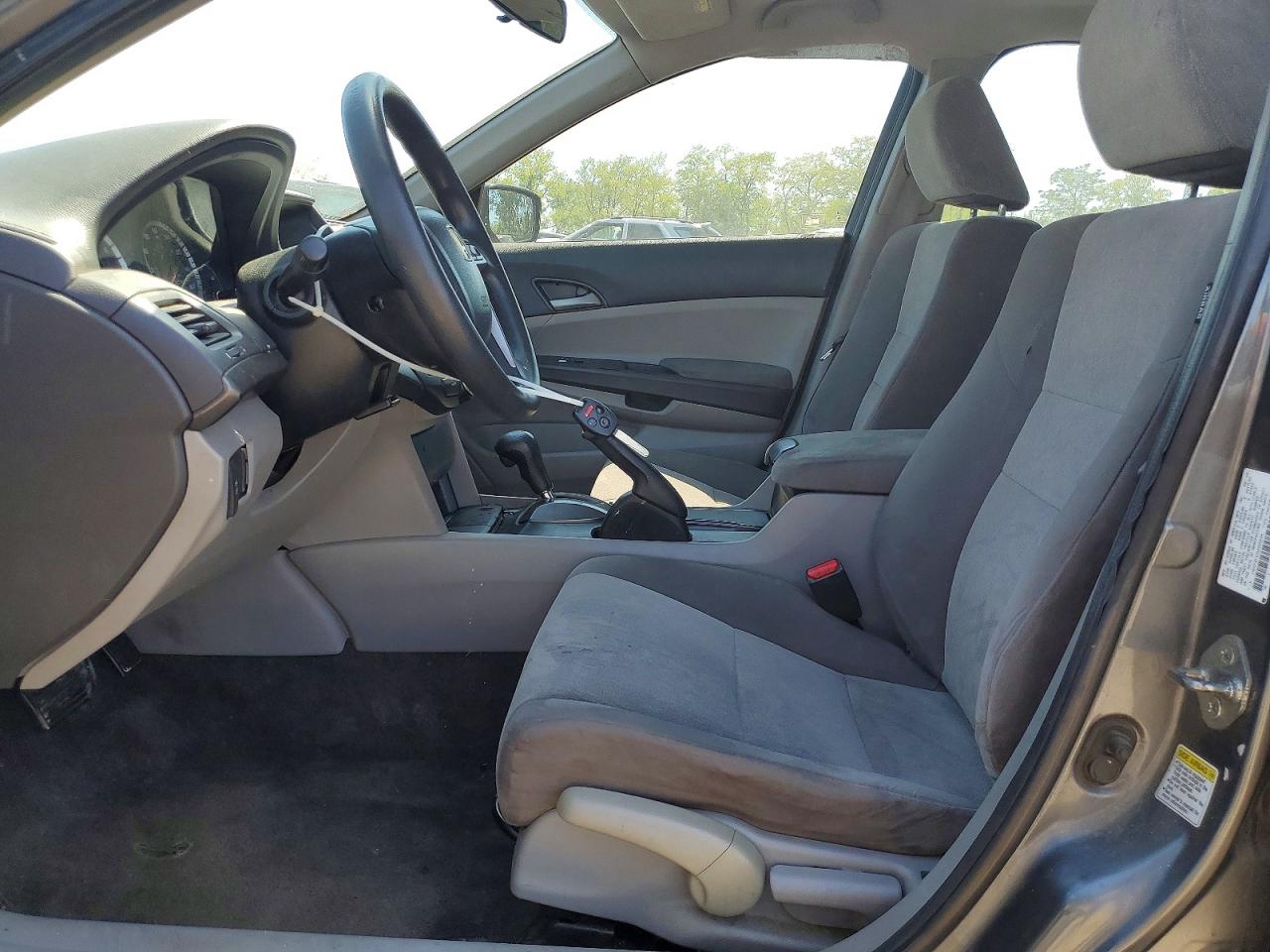 2010 HONDA ACCORD LX photo 13