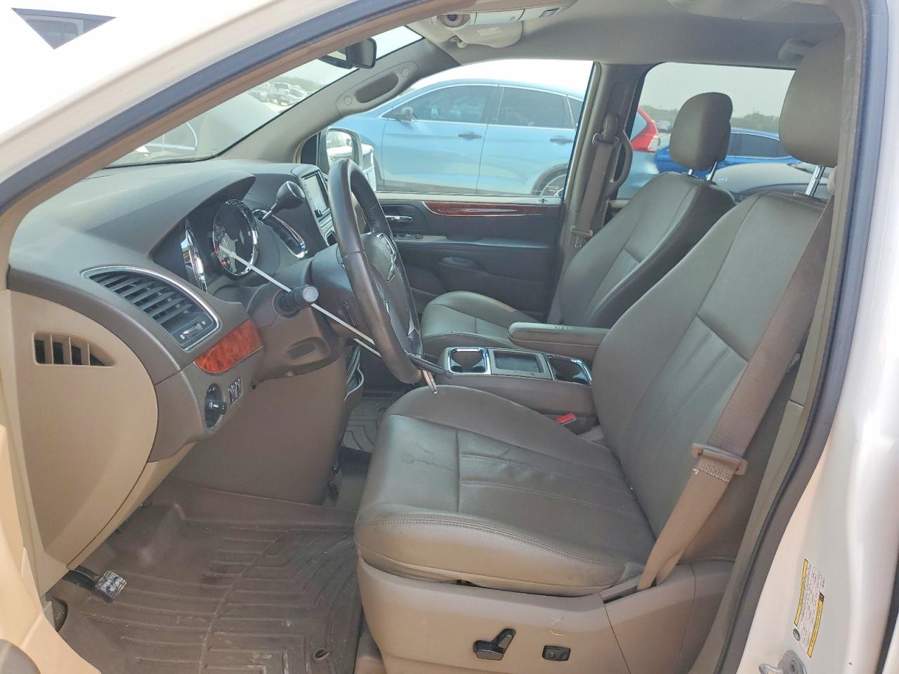 2012 CHRYSLER TOWN & COUNTRY TOURING photo 13