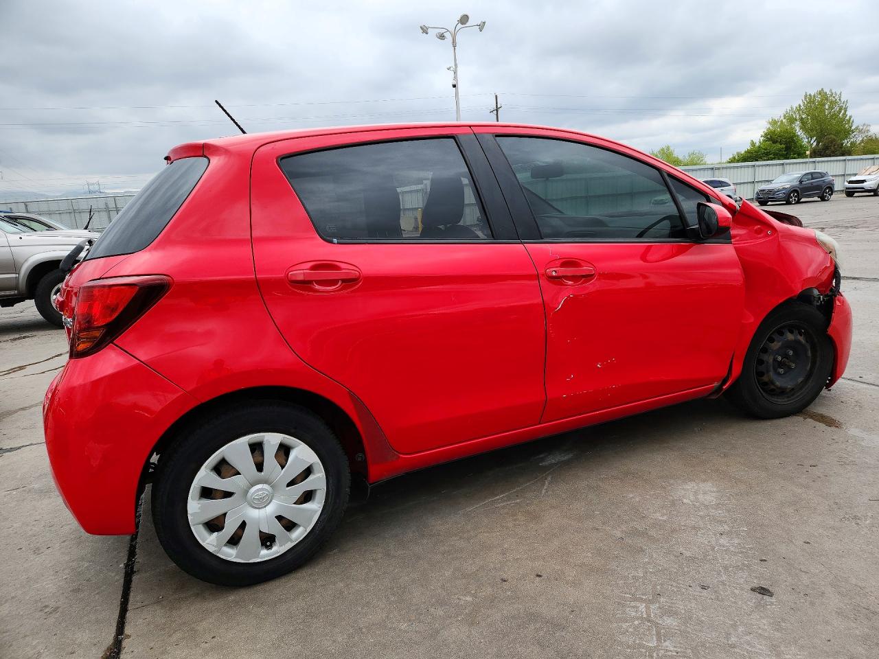 2015 TOYOTA YARIS 5-DOOR L photo 7