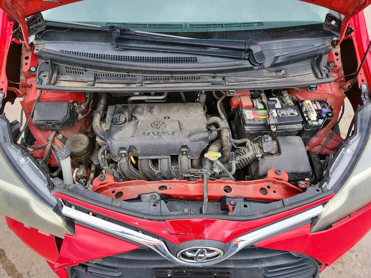 2015 TOYOTA YARIS 5-DOOR L photo 31