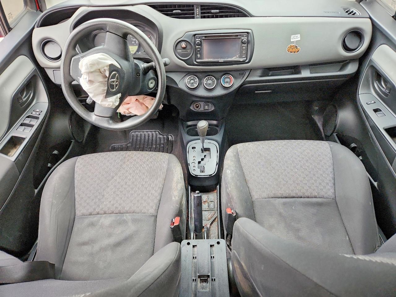 2015 TOYOTA YARIS 5-DOOR L photo 22