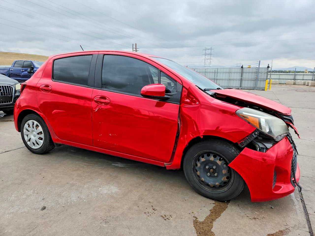 2015 TOYOTA YARIS 5-DOOR L photo 10