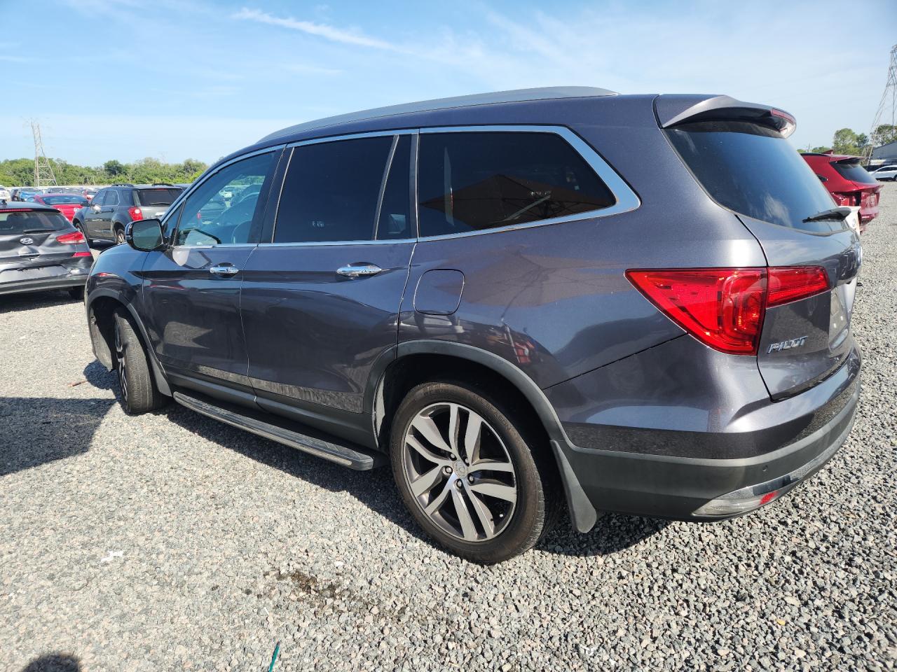 2016 HONDA PILOT ELITE photo 4