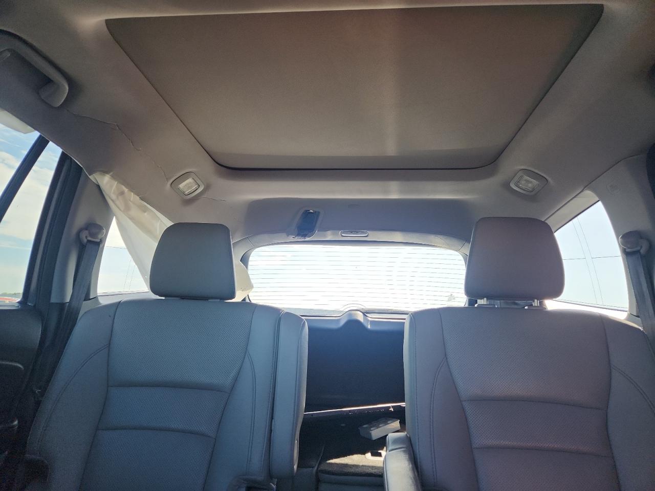 2016 HONDA PILOT ELITE photo 28
