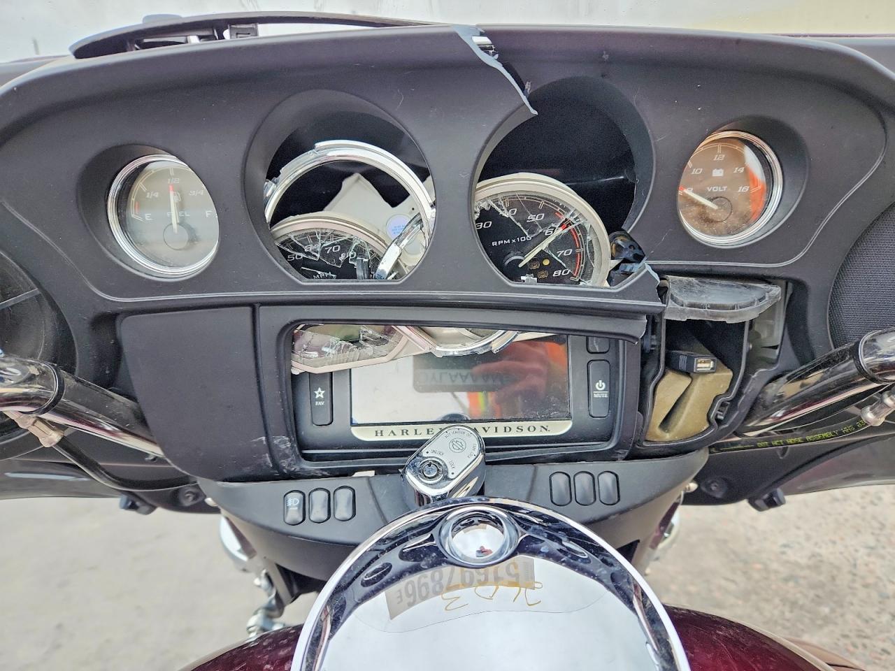 2014 HARLEY-DAVIDSON FLHTCUTG TRI GLIDE ULTRA photo 19
