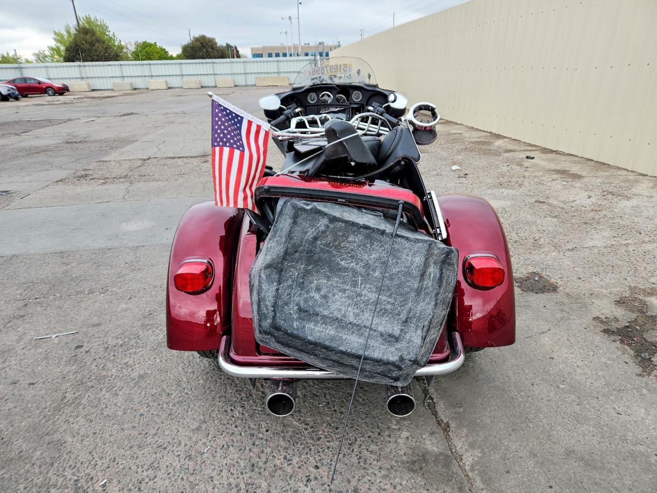2014 HARLEY-DAVIDSON FLHTCUTG TRI GLIDE ULTRA photo 10