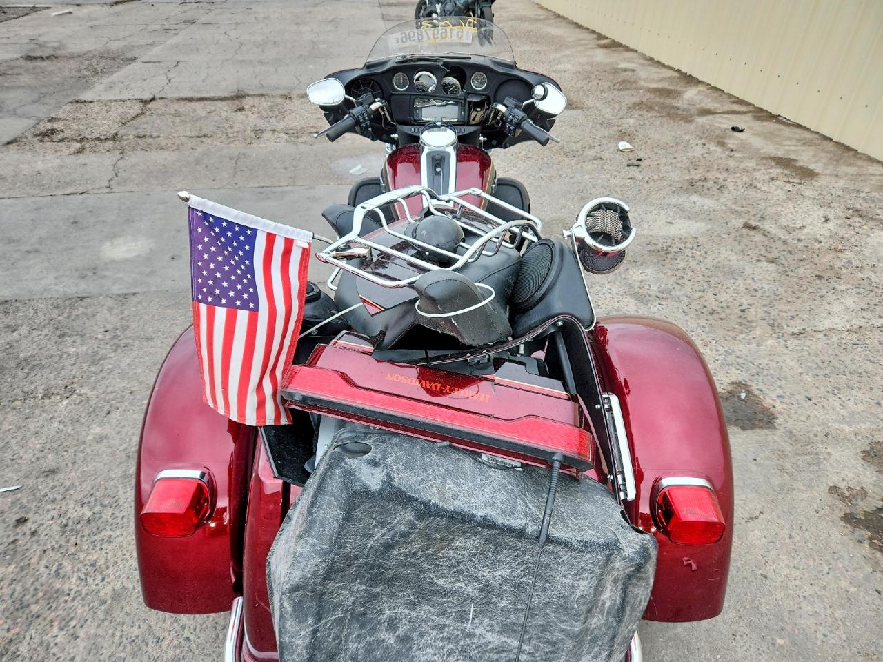 2014 HARLEY-DAVIDSON FLHTCUTG TRI GLIDE ULTRA photo 16