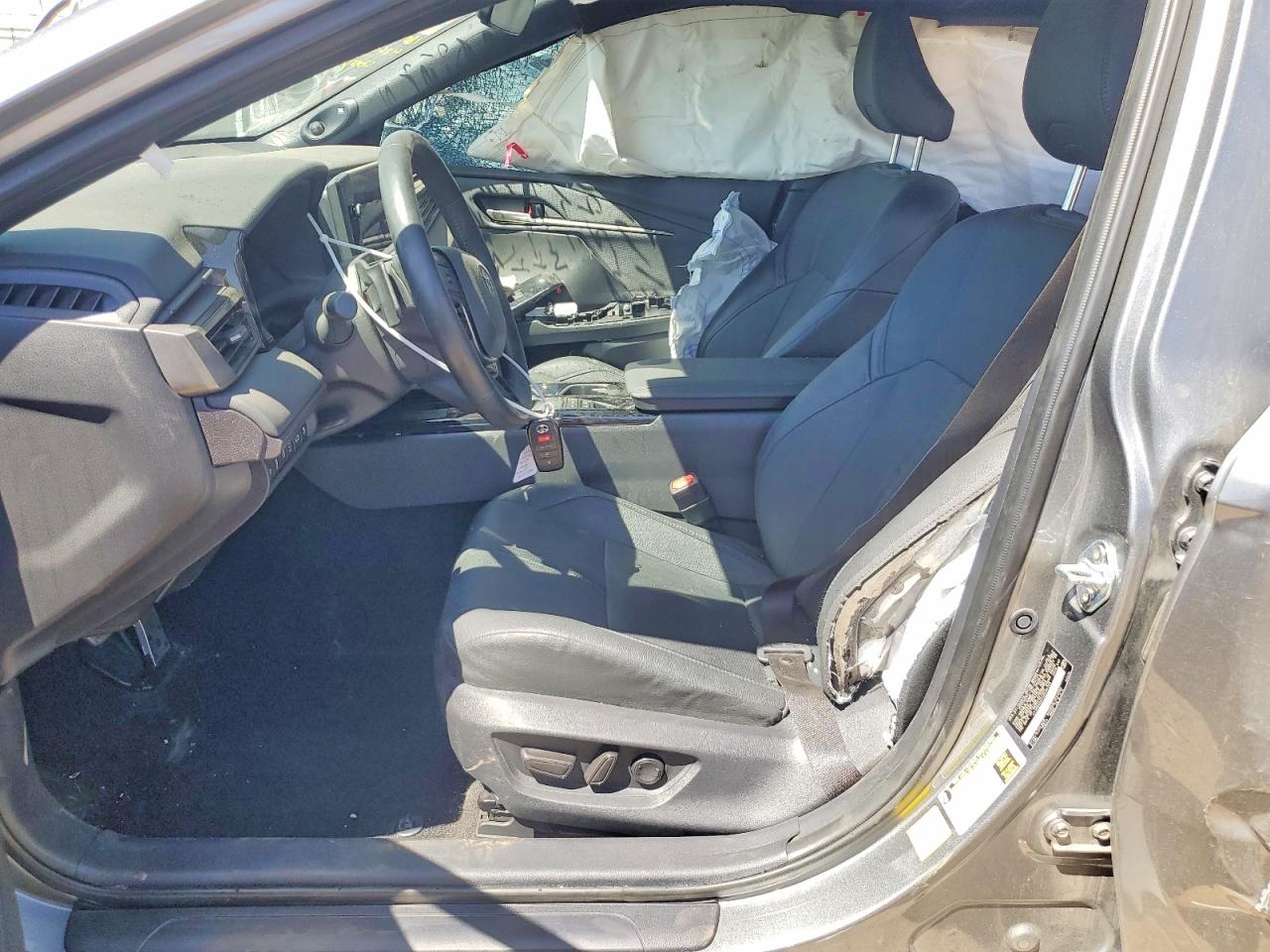 2025 TOYOTA CAMRY XSE photo 19