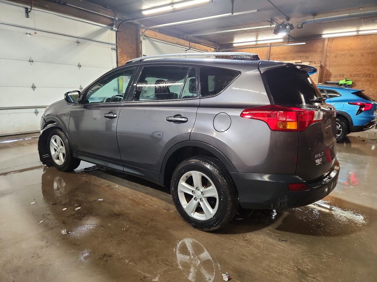 2014 TOYOTA RAV4 XLE photo 3