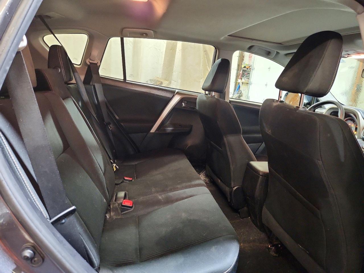 2014 TOYOTA RAV4 XLE photo 21