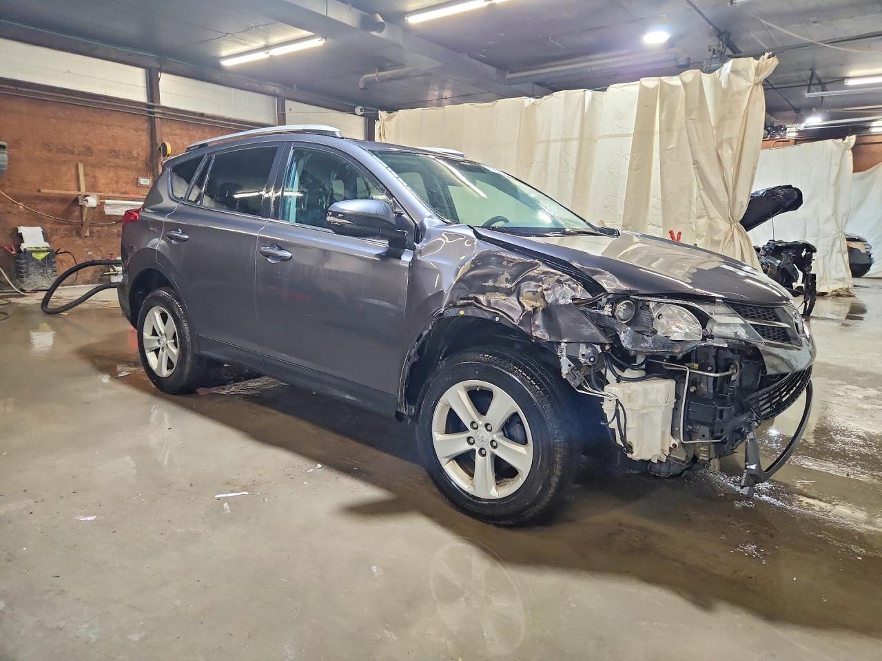 2014 TOYOTA RAV4 XLE photo 7