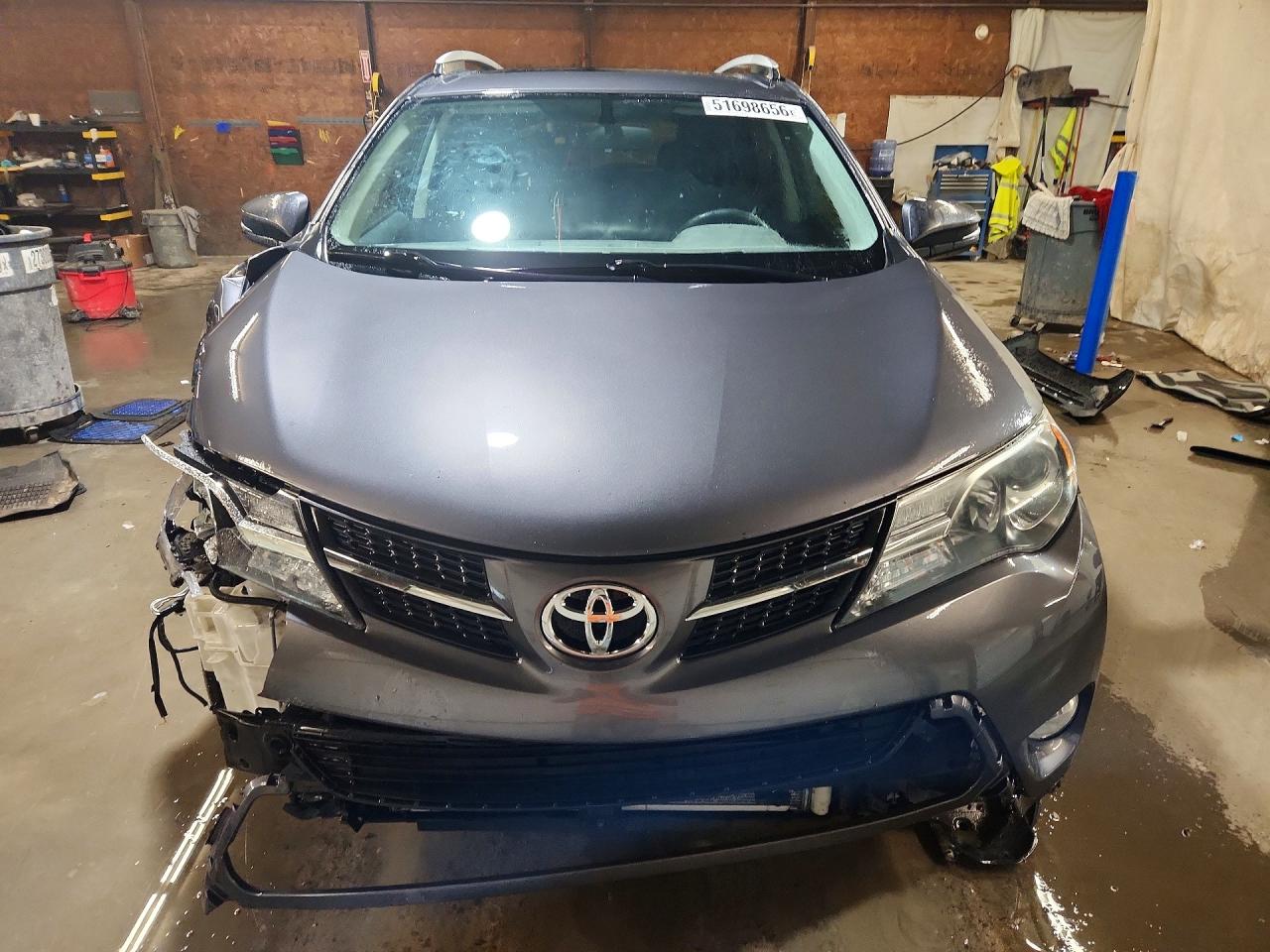 2014 TOYOTA RAV4 XLE photo 9