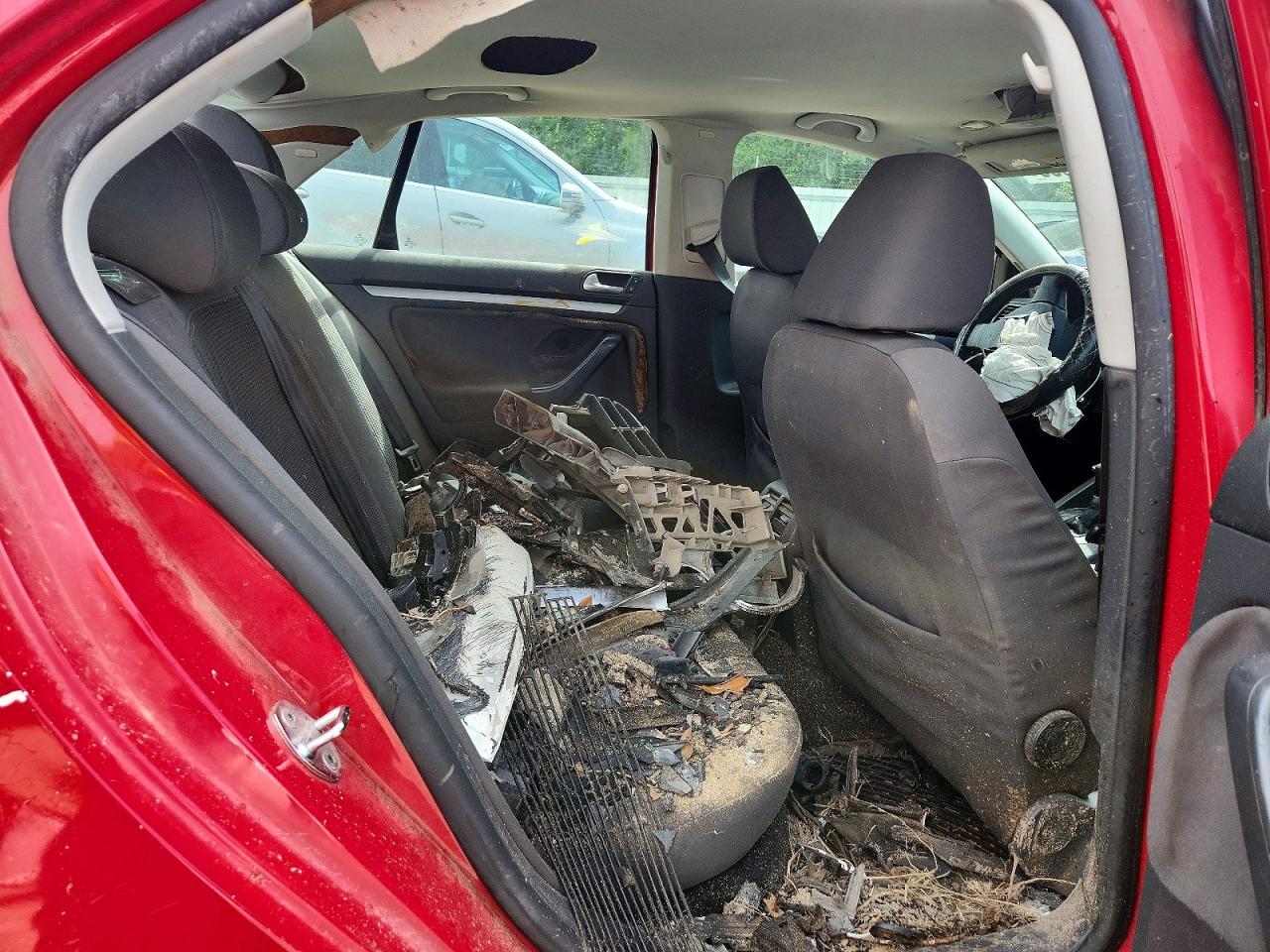 2009 VOLKSWAGEN JETTA S photo 28